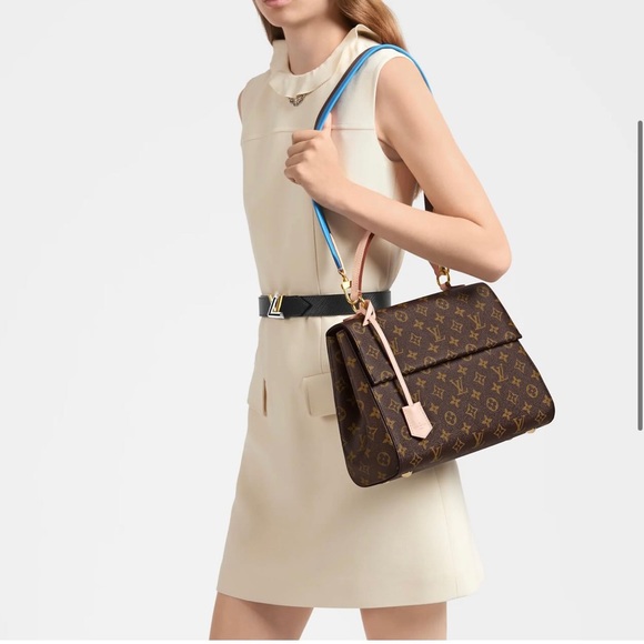 Monogram canvas - Picture 3 of 5